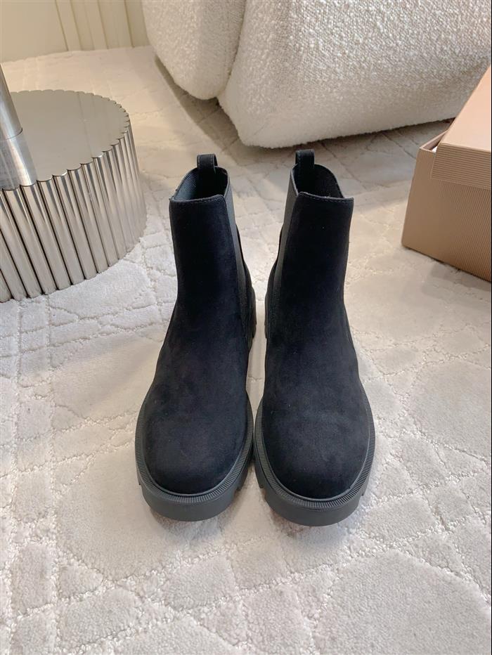 2025112818626674 390